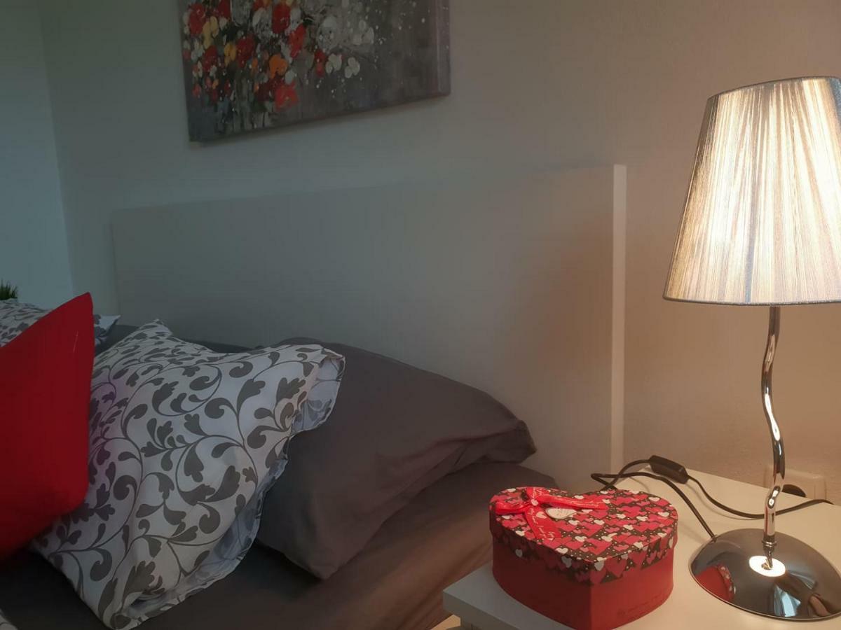 E&M Lejlighed Senj  Eksteriør billede